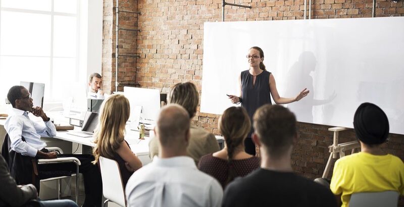 Certificacions professionals per a empleats: Inversió o despesa per a l’empresa?